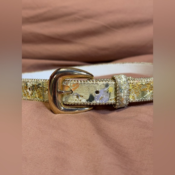 Vintage Cream & Gold Metallic Leather Belt Women’s Small 80’s 90’s Fashion - Picture 3 of 6